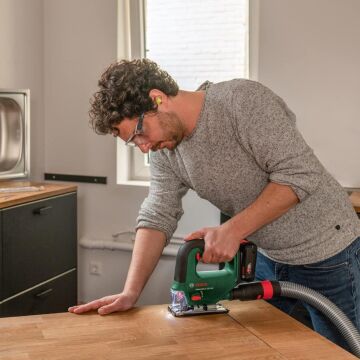 Bosch UniversalSaw 18V-100 Solo Akülü Dekupaj Testere