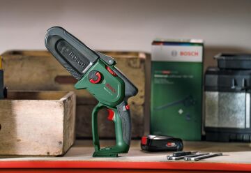 Bosch Easychain 18V-15-7 Şarjlı Zincirli Budama Makinası Solo - 06008B8901